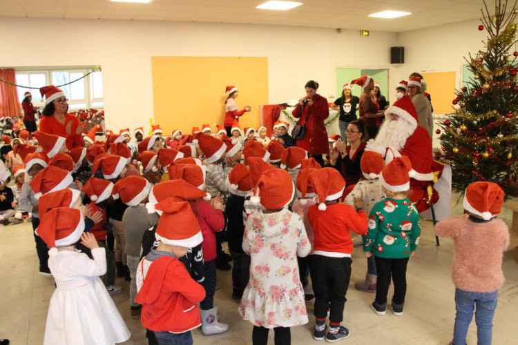 Décembre - Visite du Père Noël dans les écoles